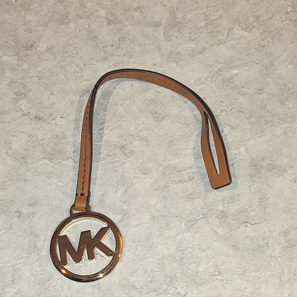 NEW BUNDLE MICHAEL KORS GOLD TONE MK BLACK & TAN LEATHER SIGNATURE BAG CHARMS - Picture 2 of 14